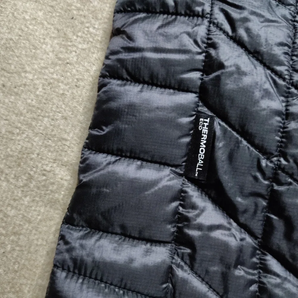 The North Face ThermoBall Trek Puffer Vest Mens L Black NWT AMC/Coca-Cola Logo